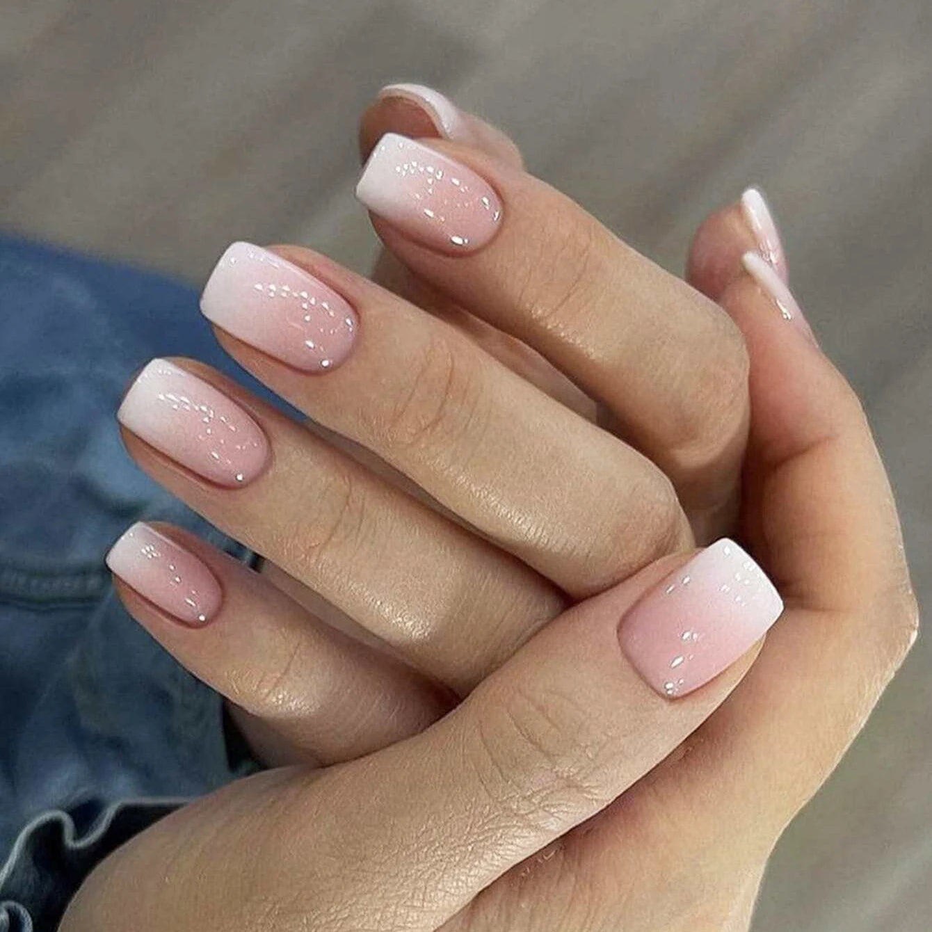 24pcs Press-On Square Fake Nails – French Tip Design