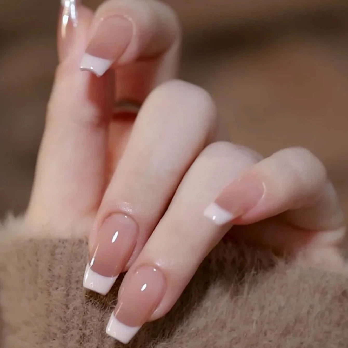 24pcs Press-On Square Fake Nails – French Tip Design