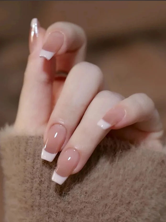 24pcs Press-On Square Fake Nails – French Tip Design