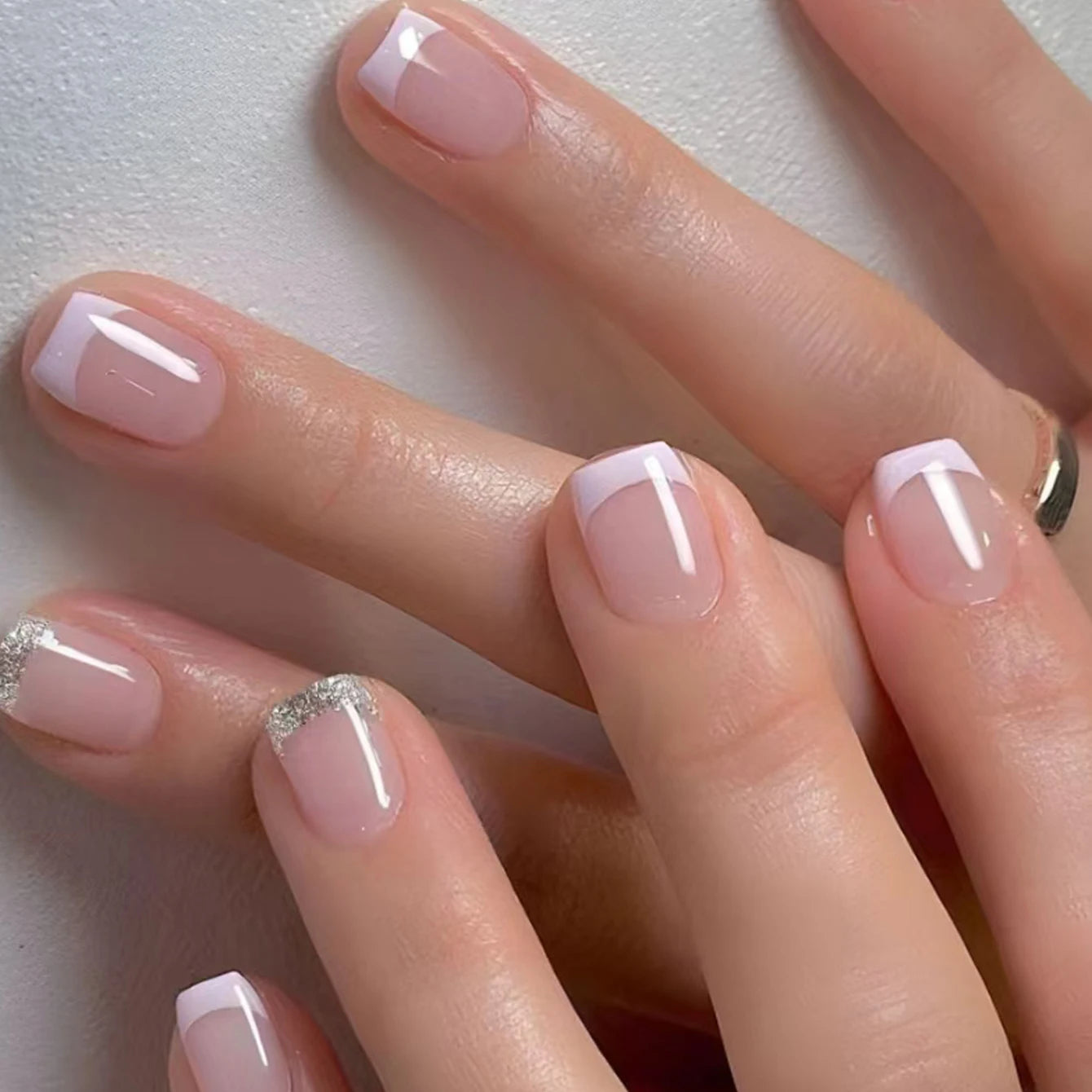 24pcs Press-On Square Fake Nails – French Tip Design