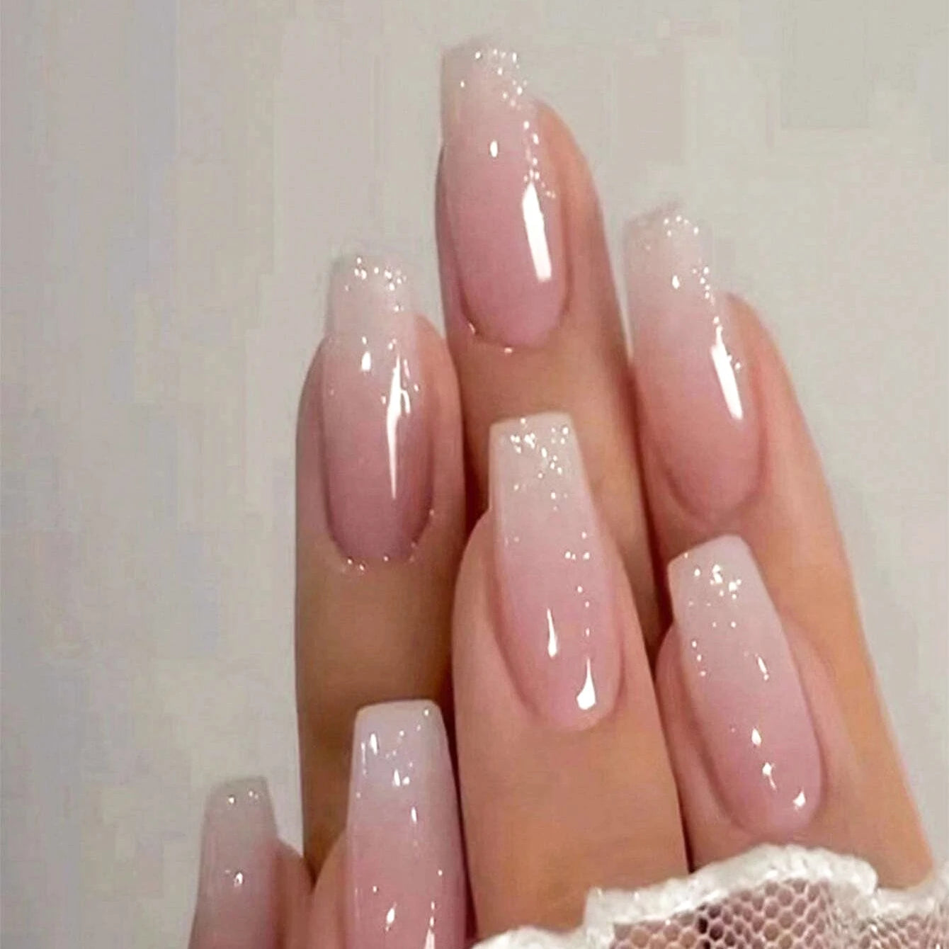 24pcs Press-On Square Fake Nails – French Tip Design