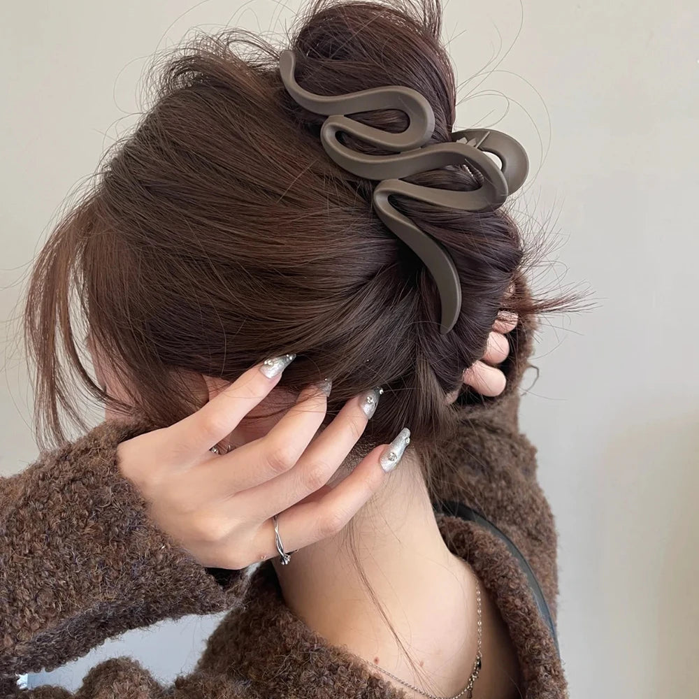 13cm Matte Wave Acrylic Hair Claw Clip for Women